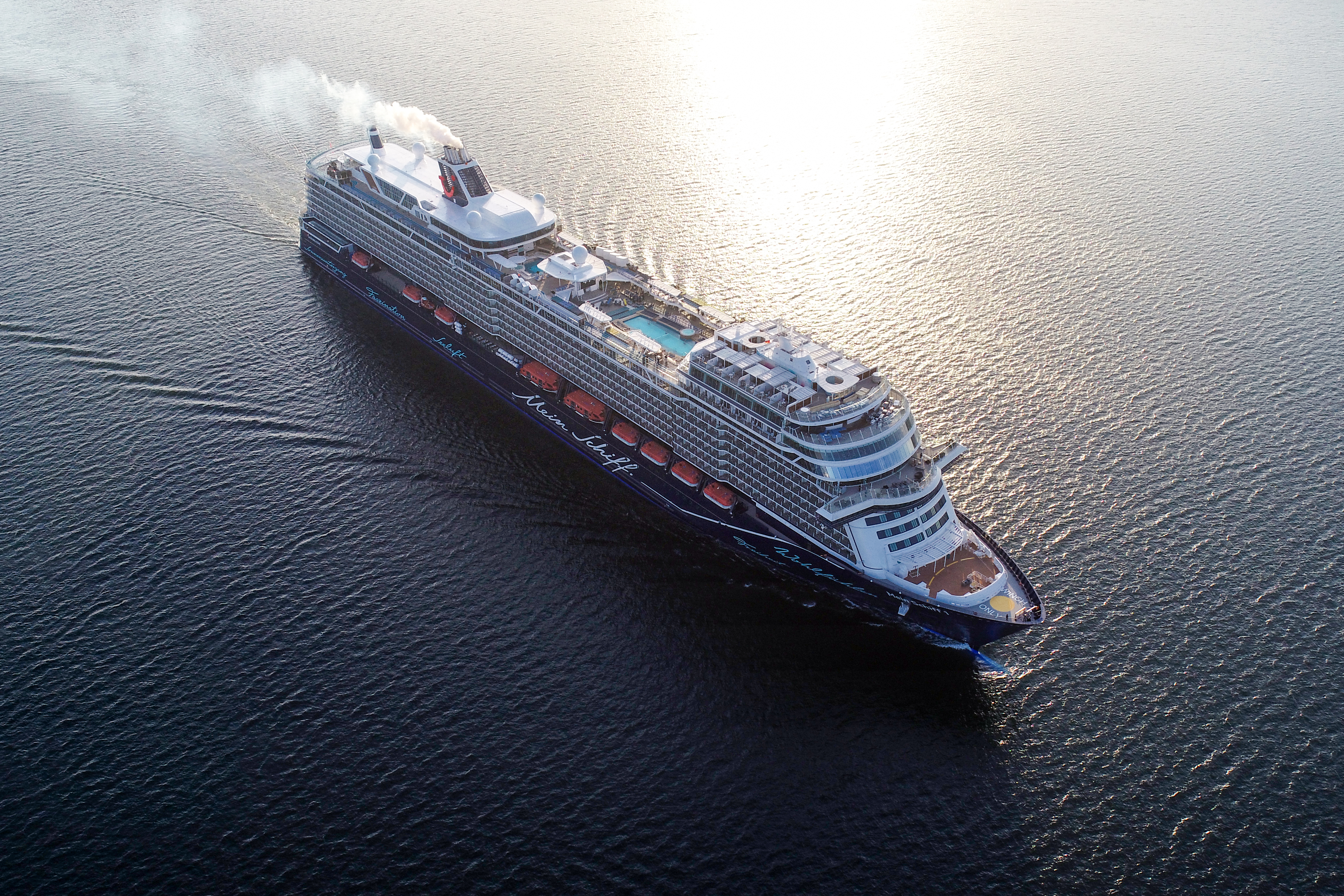 Cruise ship &quot;Mein Schiff 1&quot; with SpatialSound Wave technology from Fraunhofer IDMT